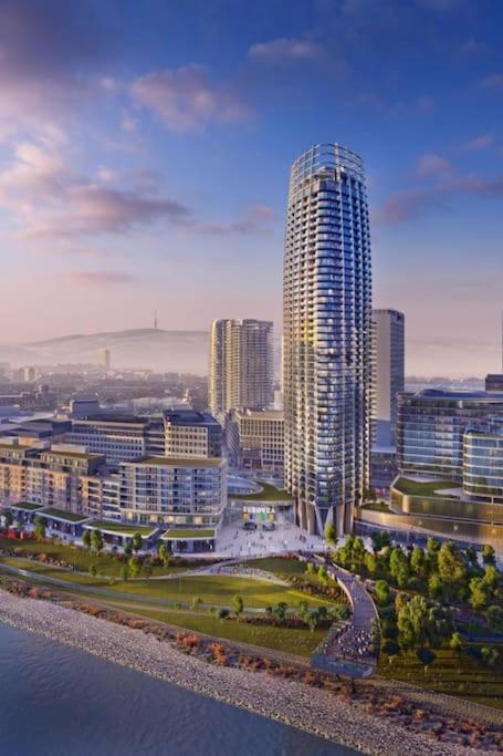The First Skyscraper In Slovakia Apartamento Bratislava Exterior foto