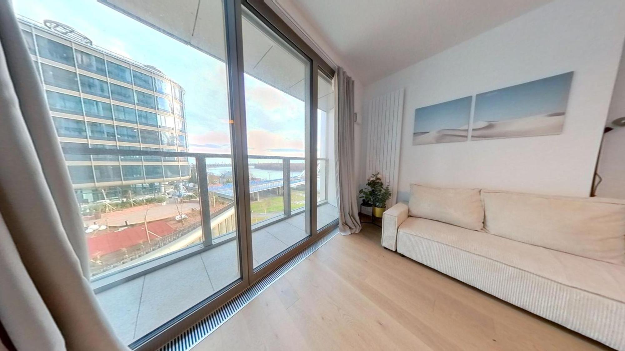 The First Skyscraper In Slovakia Apartamento Bratislava Exterior foto
